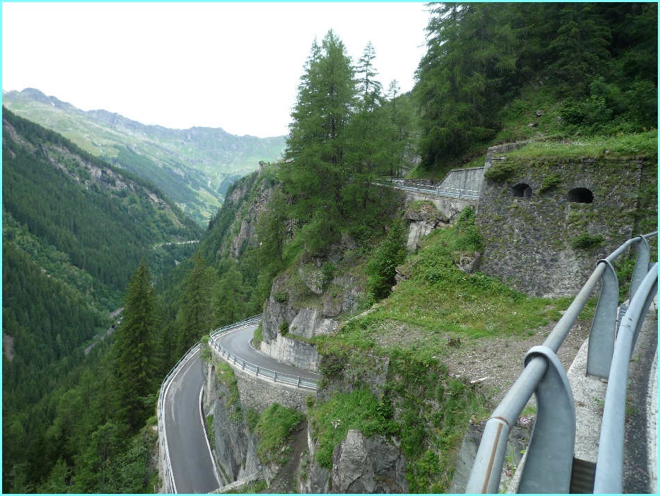 Abfahrt Splügenpass3.jpg